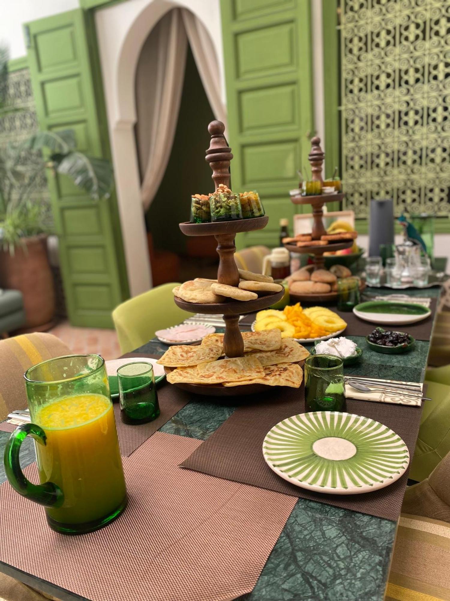 Riad Dar Adal Exclusivite 2 A 6 Personnes Petit Dejeuner Compris Place Jemaa El Fna มาร์ราเกช ภายนอก รูปภาพ